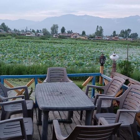 Hotel Golden Hopes Group Of Houseboats Srīnagar Esterno foto
