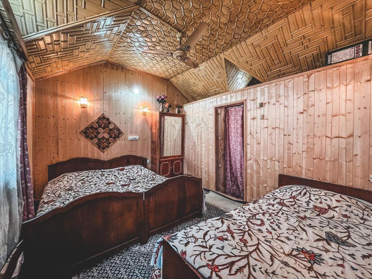 Hotel Golden Hopes Group Of Houseboats Srīnagar Esterno foto