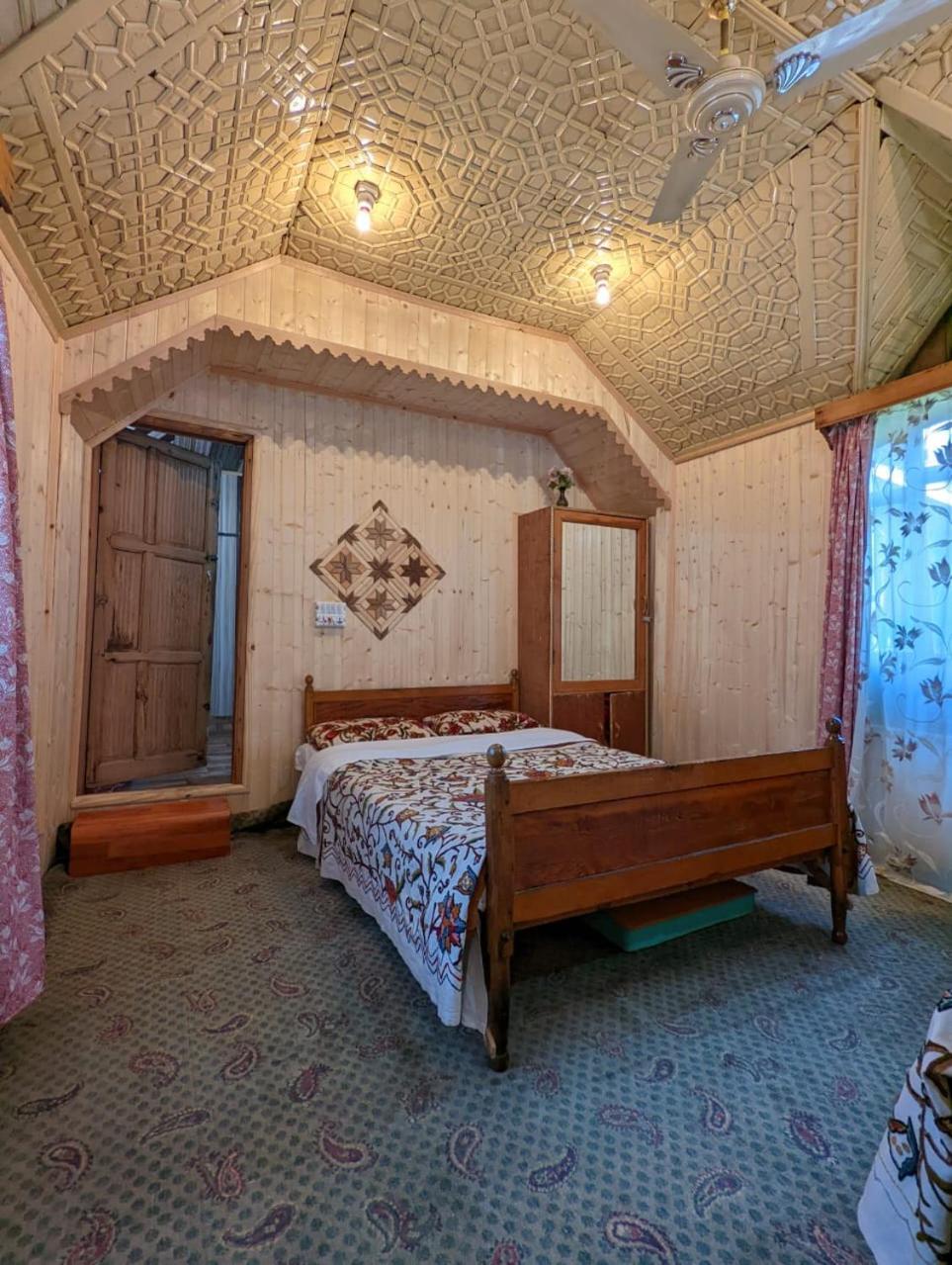 Hotel Golden Hopes Group Of Houseboats Srīnagar Esterno foto