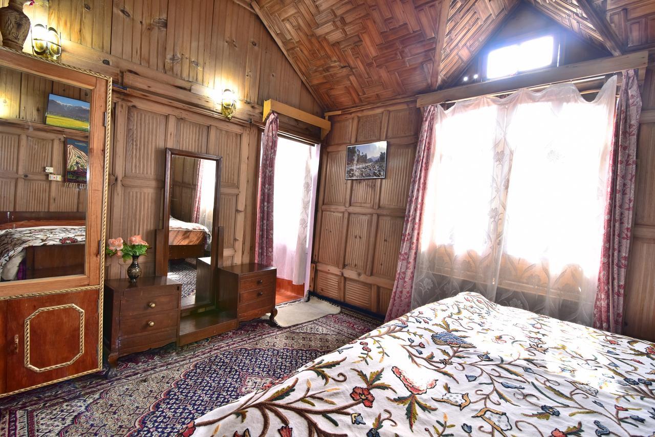 Hotel Golden Hopes Group Of Houseboats Srīnagar Esterno foto