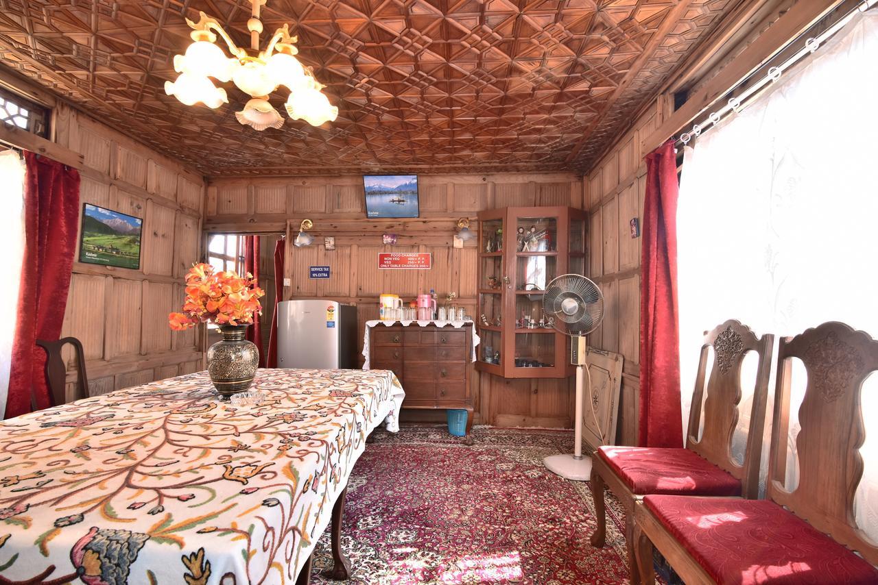 Hotel Golden Hopes Group Of Houseboats Srīnagar Esterno foto