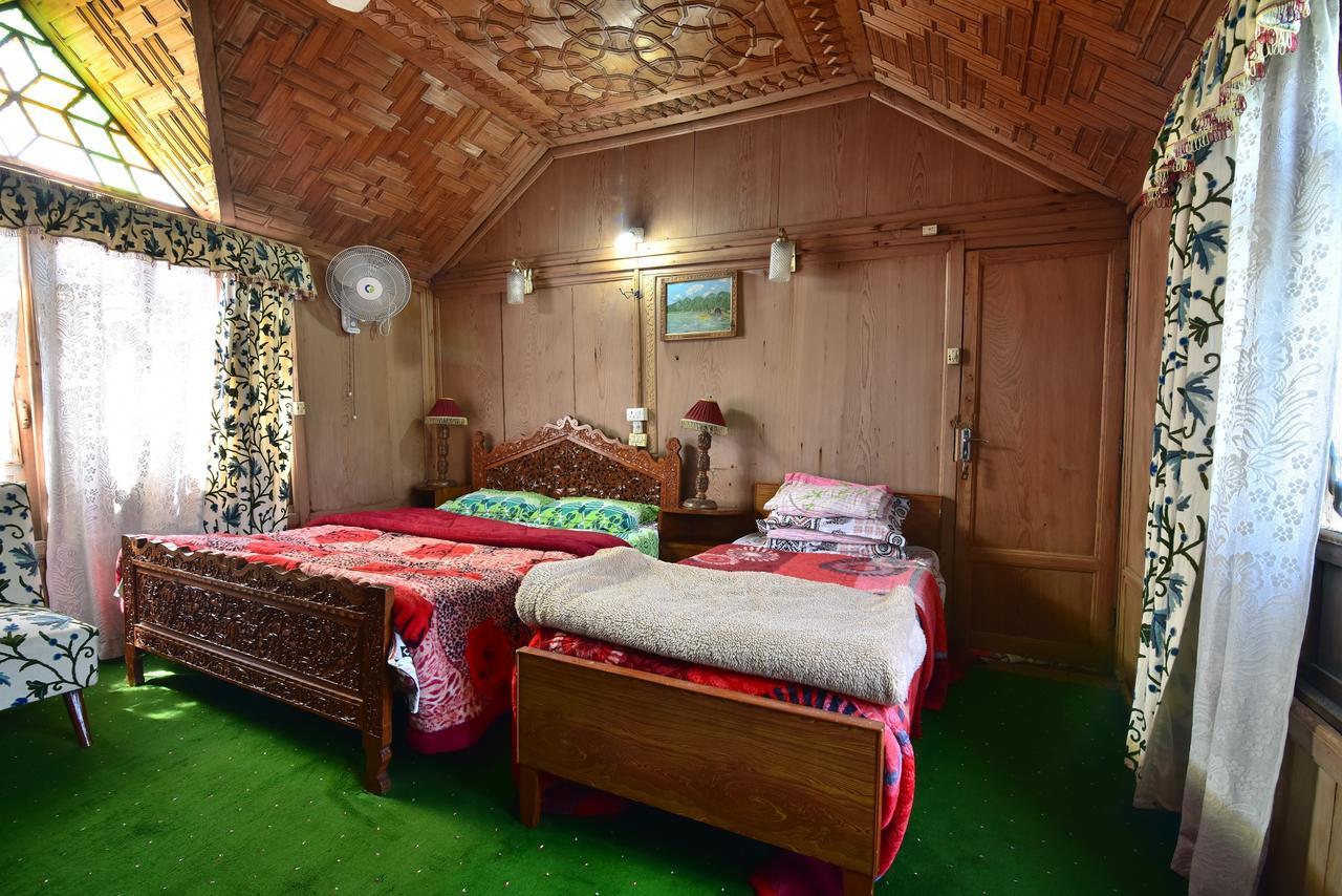 Hotel Golden Hopes Group Of Houseboats Srīnagar Esterno foto